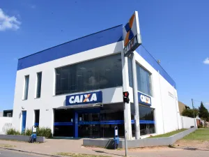 Caixa abrirá concurso com salários de até R$ 14,9 mil para nível superior